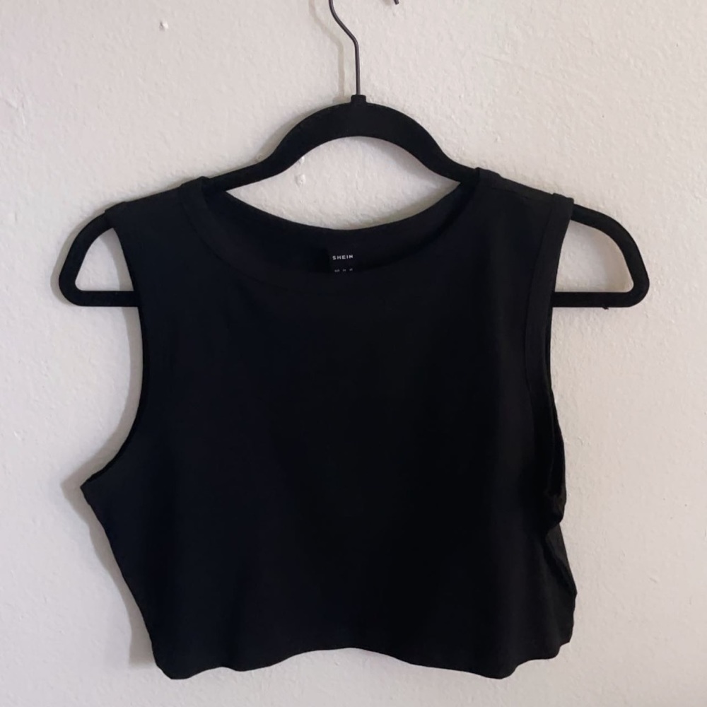 2 SHEIN tanks